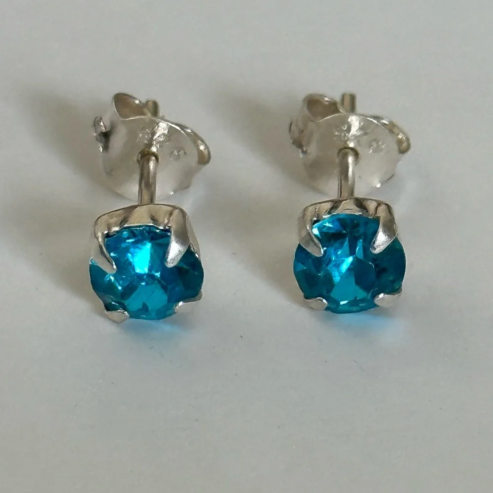 Unisex 925 silver 5mm blue cz cubic zirconia stunning earrings
